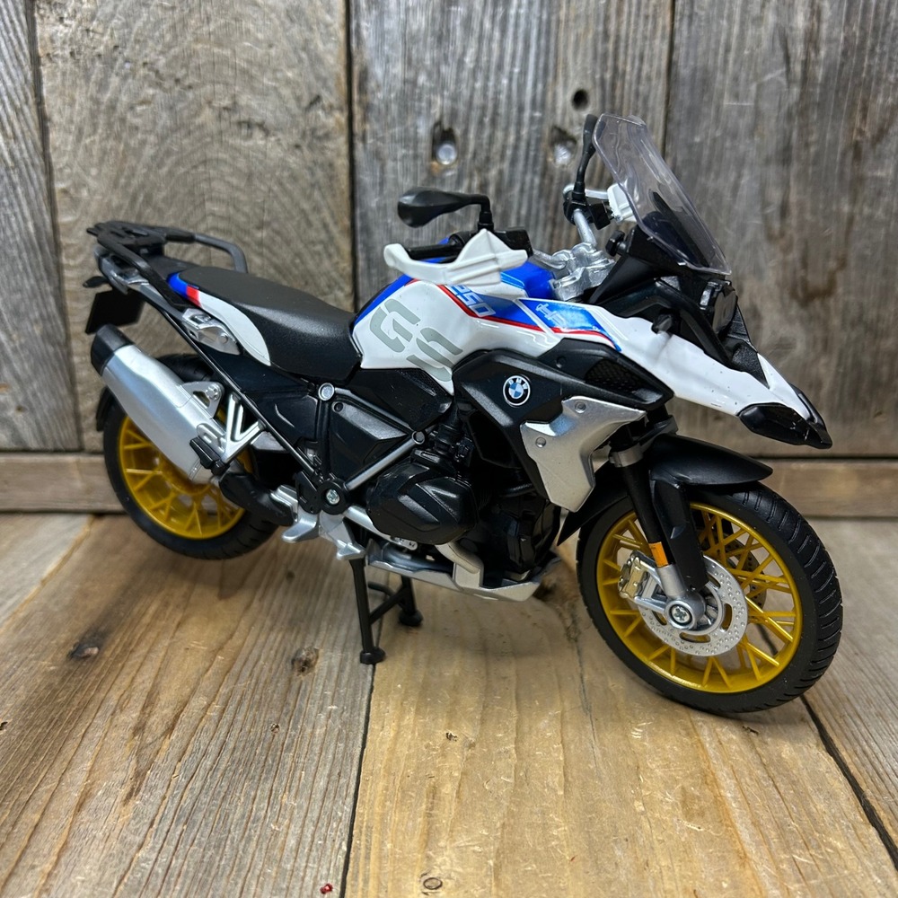 Maisto BMW R1250 GS HP Edition 1/12 Scale Diecast Motorcycle White Blue Red Gold